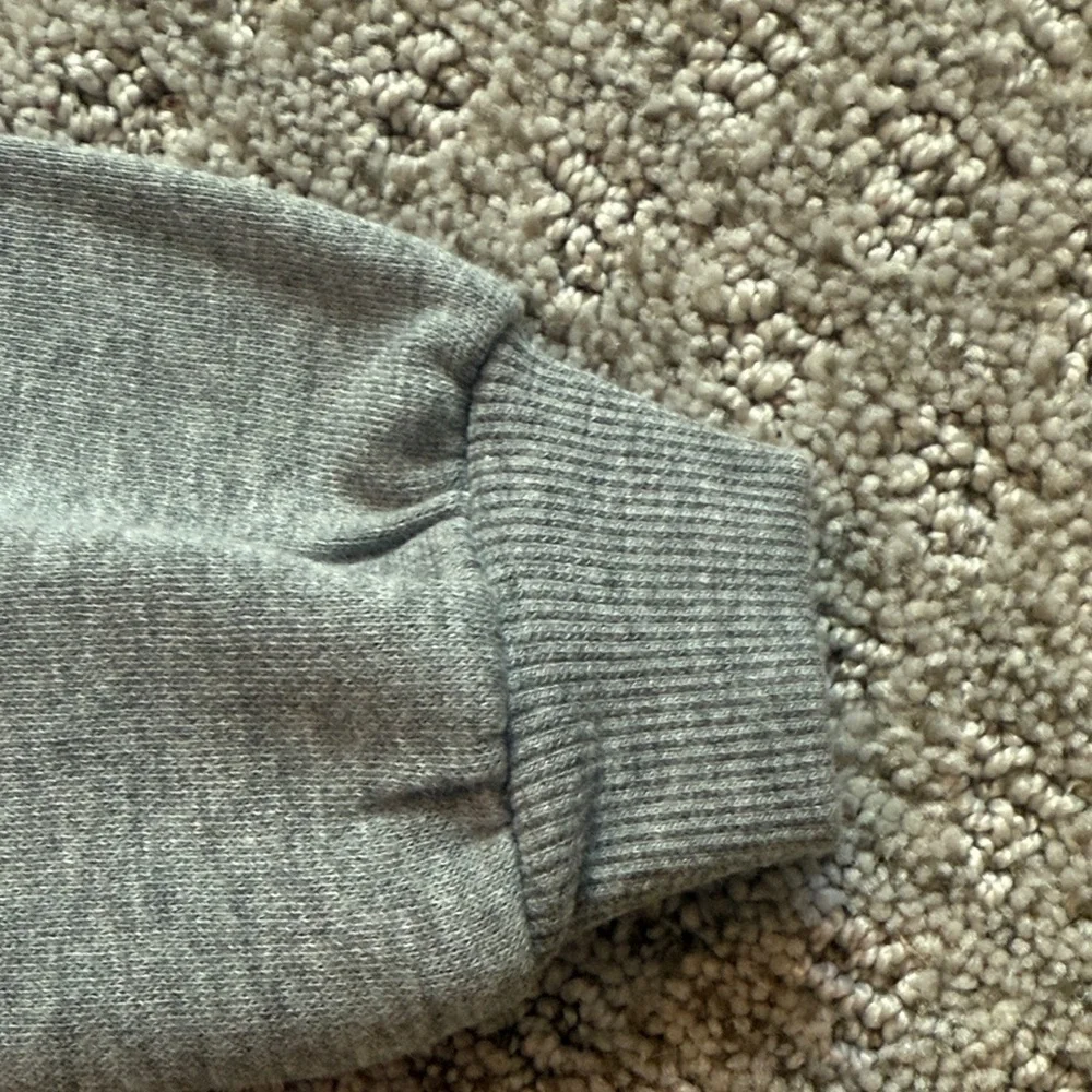 Carter's Ruffle Sweatshirt Grey Sparkle Size 2T Girls - Picture 6 of 9